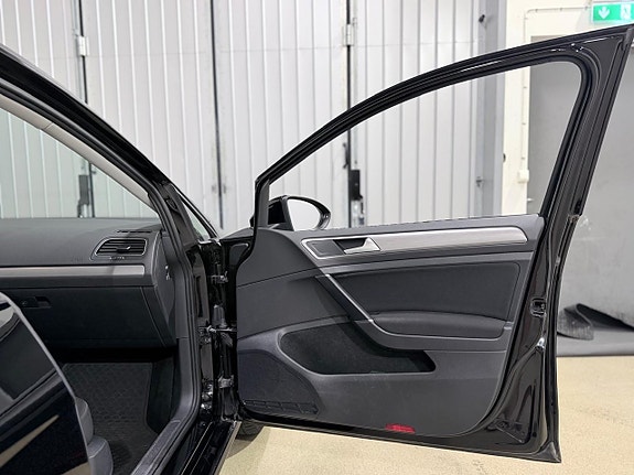 Volkswagen Golf I 21 of 23