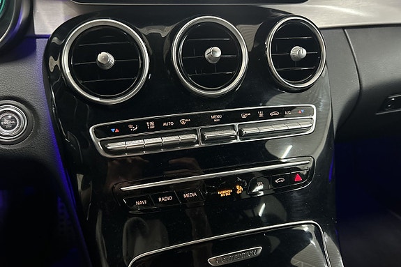 Mercedes-Benz C300 9 of 21