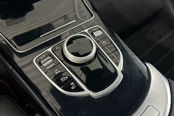 Mercedes-Benz C300 13 of 21