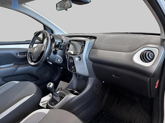 Toyota Aygo 7 of 11