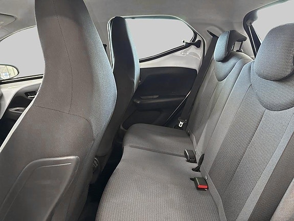 Toyota Aygo 8 of 11