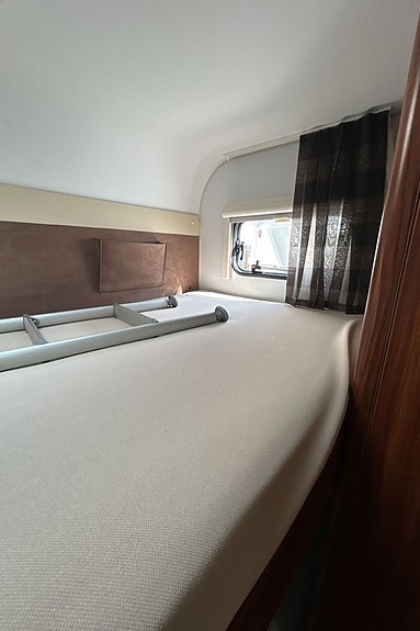 Adria Coral XL A 670 DK 17 of 21