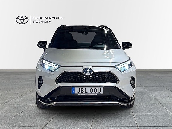 Toyota RAV4 5 of 13