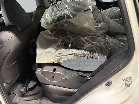 Toyota RAV4 7 of 13