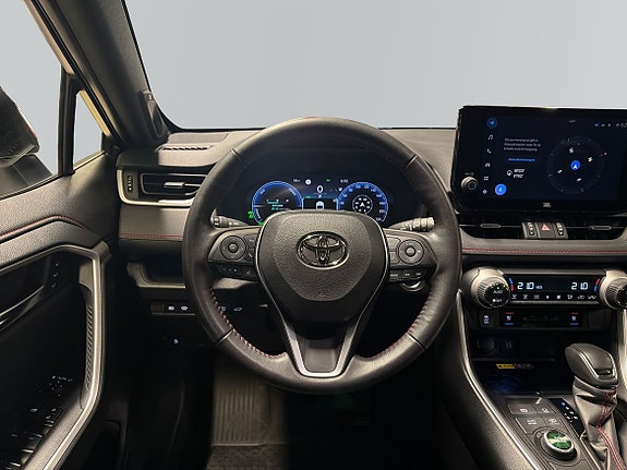 Toyota RAV4 9 of 13