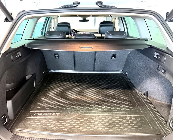 Volkswagen Passat 20 of 24