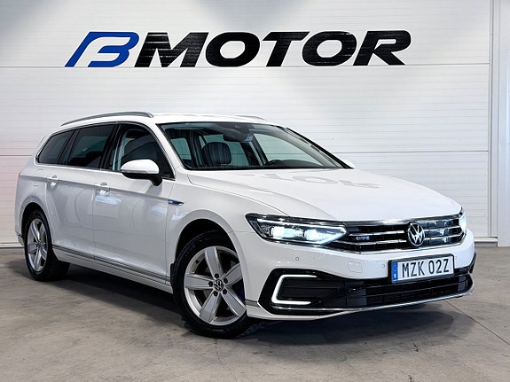 Volkswagen Passat 3 of 24