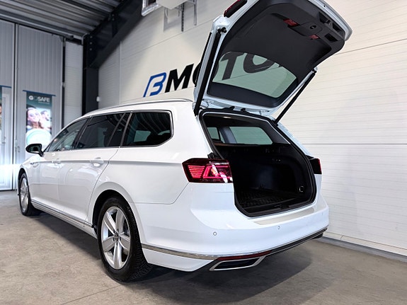 Volkswagen Passat 7 of 24
