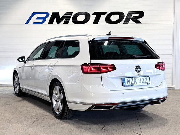 Volkswagen Passat 9 of 24