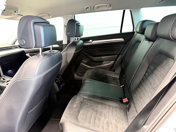 Volkswagen Passat 18 of 24