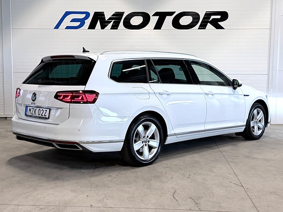 Volkswagen Passat 10 of 24