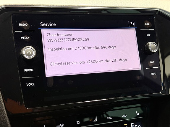 Volkswagen Passat 24 of 24