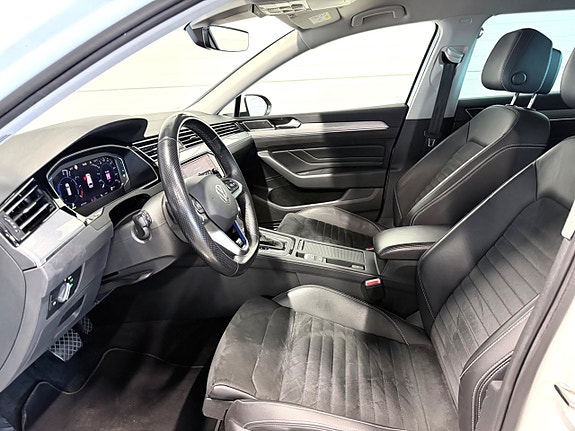 Volkswagen Passat 14 of 24