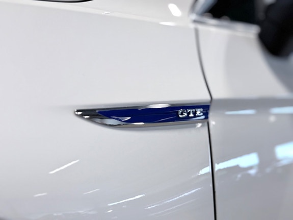 Volkswagen Passat 12 of 24