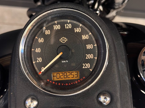 Harley-Davidson FXDLS Dyna Low Rider S  | jekyll and hyde 25 of 26