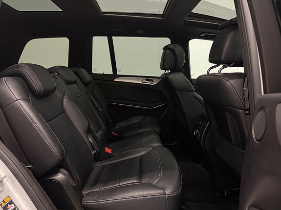 Mercedes-Benz GL350 14 of 30