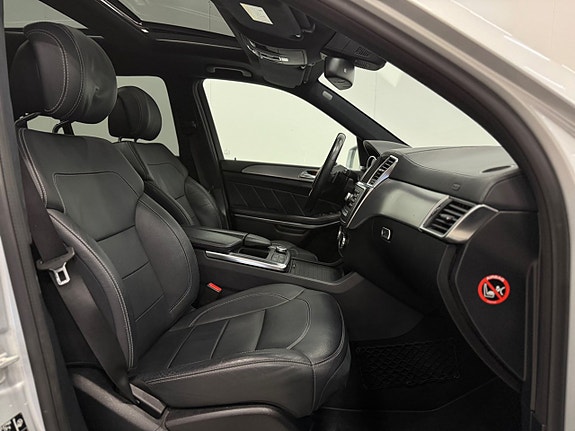 Mercedes-Benz GL350 13 of 30