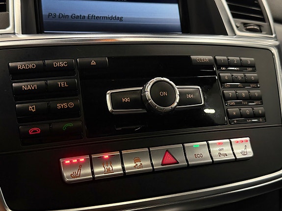 Mercedes-Benz GL350 21 of 30