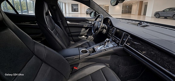 Porsche Panamera Turbo 9 of 12