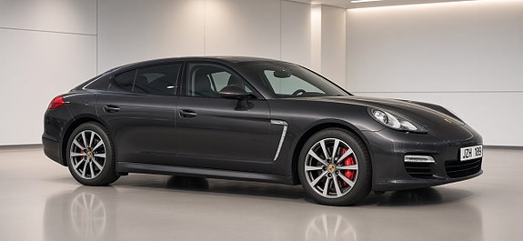 Porsche Panamera Turbo 2 of 12