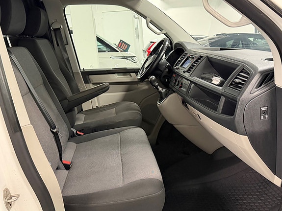 Volkswagen Transporter 9 of 18