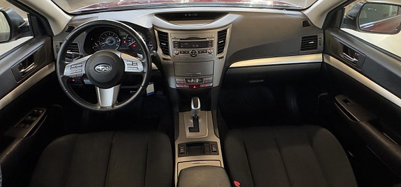 Subaru Legacy 9 of 12