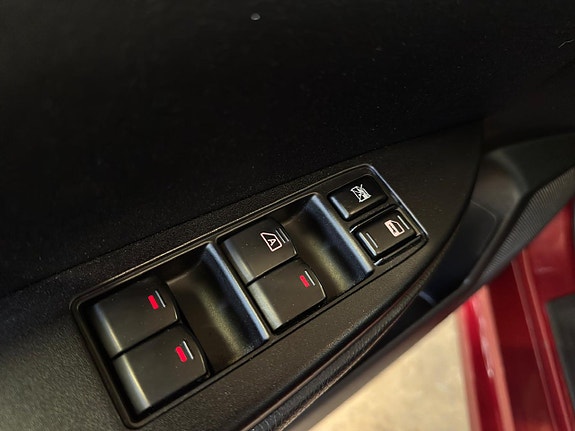 Subaru Legacy 11 of 12