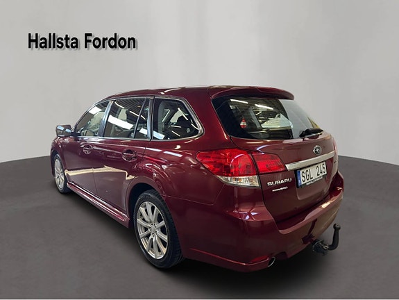 Subaru Legacy 4 of 12