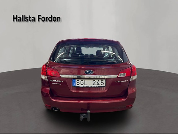 Subaru Legacy 5 of 12