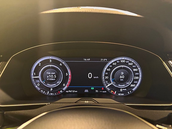 Volkswagen Passat Alltrack 12 of 25