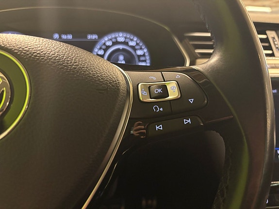 Volkswagen Passat Alltrack 23 of 25