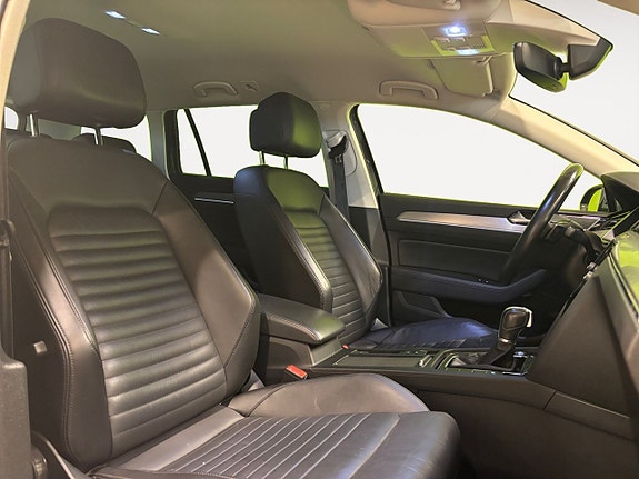 Volkswagen Passat Alltrack 15 of 25