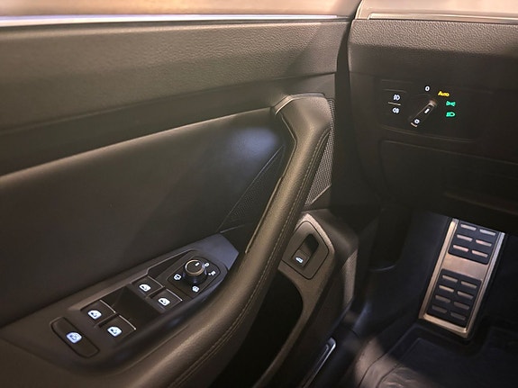 Volkswagen Passat Alltrack 24 of 25