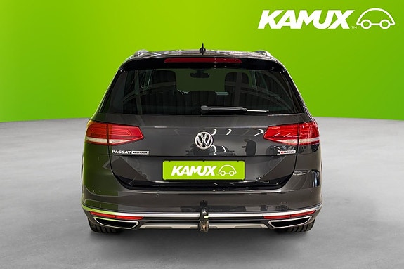Volkswagen Passat Alltrack 5 of 25