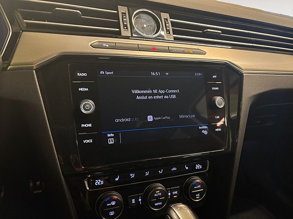 Volkswagen Passat Alltrack 17 of 25