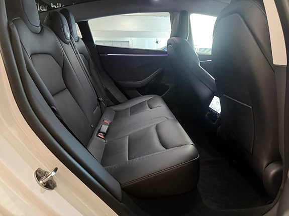 Tesla Model 3 22 of 25