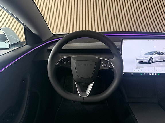 Tesla Model 3 16 of 25