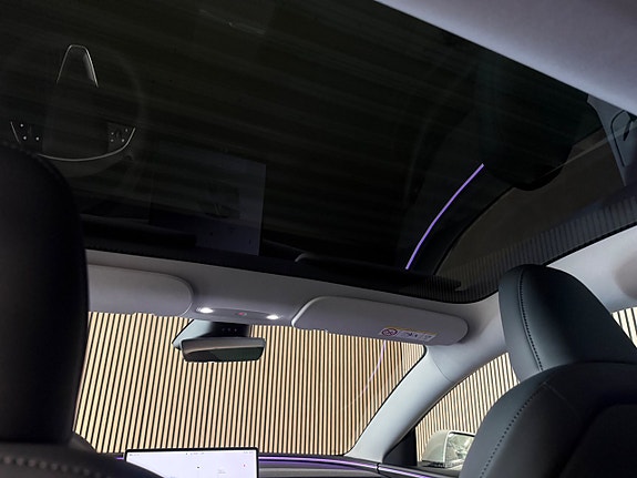 Tesla Model 3 18 of 25