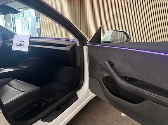 Tesla Model 3 23 of 25