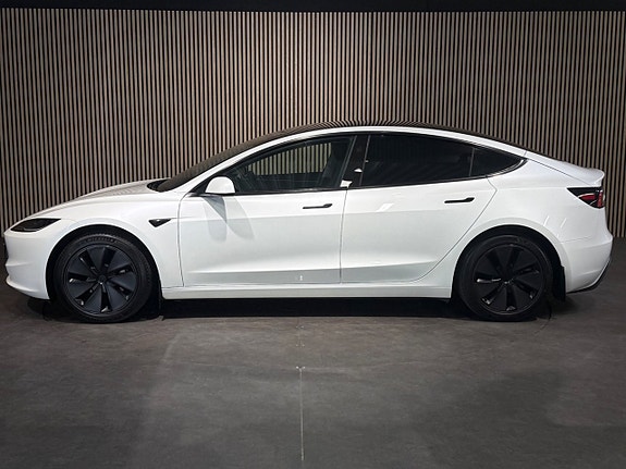 Tesla Model 3 7 of 25