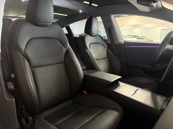 Tesla Model 3 24 of 25