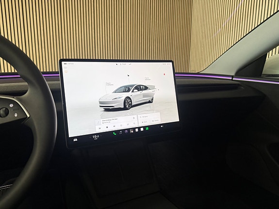 Tesla Model 3 17 of 25
