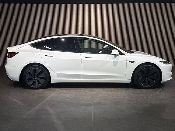 Tesla Model 3 3 of 25