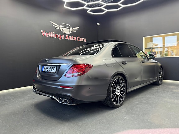 Mercedes-Benz E220 d 3 of 26