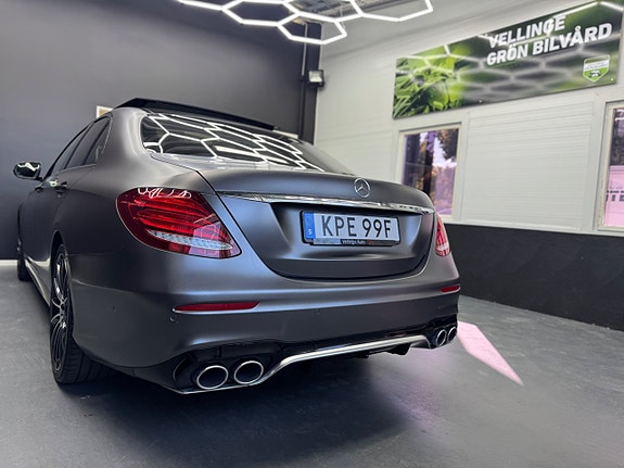 Mercedes-Benz E220 d 5 of 26