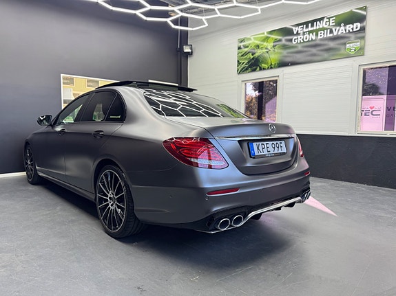 Mercedes-Benz E220 d 4 of 26