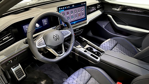 Volkswagen Passat 7 of 26
