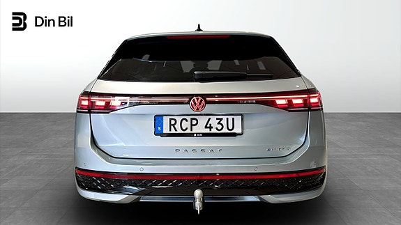 Volkswagen Passat 5 of 26