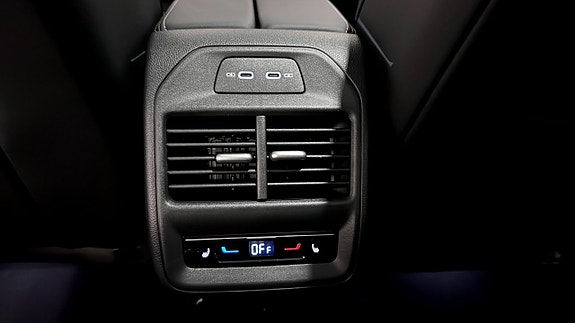 Volkswagen Passat 26 of 26