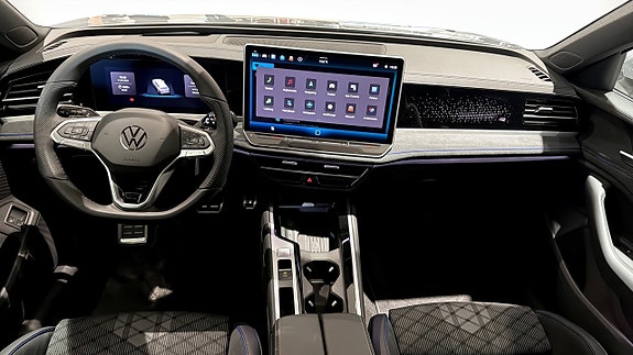 Volkswagen Passat 11 of 26